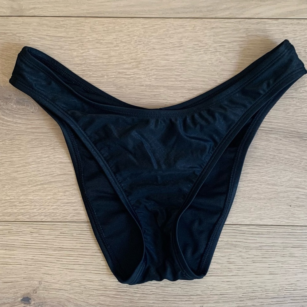 Shade and shore bikini bottoms. Subtle snake print